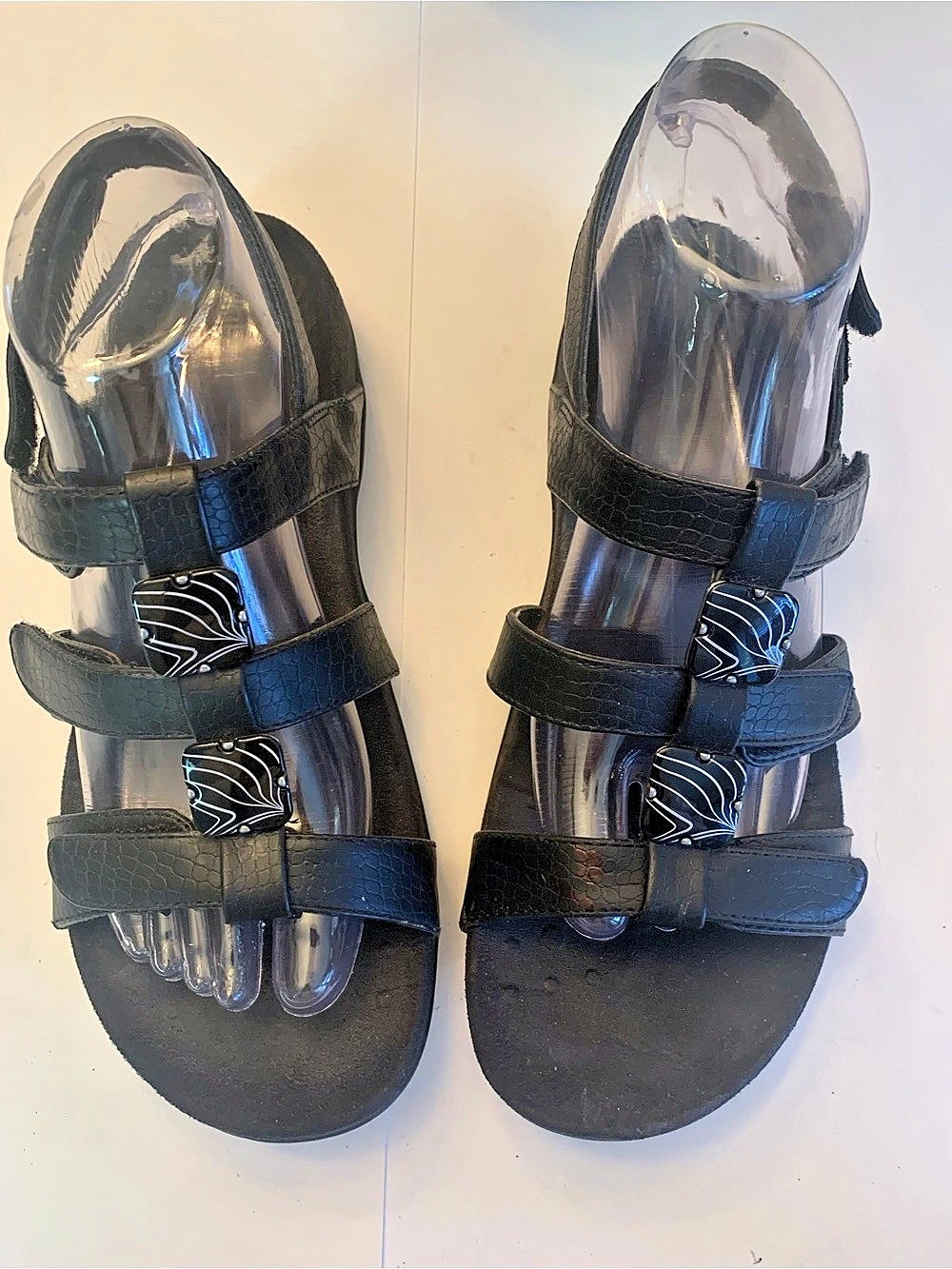Vionic Women's Black Strappy Sandals